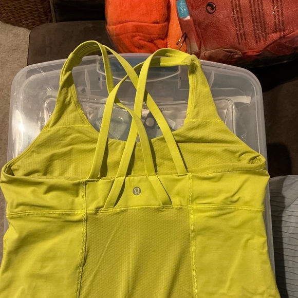 Lululemon Strappy Back Power Y Tank Top Built-In Bra Yellow Green Size 6 - Picture 4 of 4